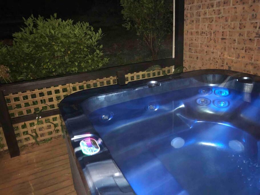 Blue Mountains Charm With Spa!